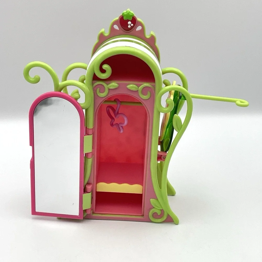 Strawberry Shortcake Hasbro Berry Bitty City Furniture Playset Lot 2009 2010